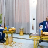 الرئيس الزُبيدي يطالب بالارتقاء بالإعلام الرسمي وعودته إلى عدن