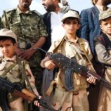 بين الترغيب والترهيب.. الحوثي يقذف بالأطفال إلى “معسكرات الموت”