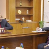 الرئيس القائد عيدروس الزُبيدي يطّلع من وزير التخطيط والتعاون الدولي على المشاريع الجاري تنفيذها في عدد من القطاعات