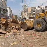 إزالة البسطات وبائعي القات بمنطقة الهاشمي تمهيداً للرصف الحجري
