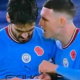 “ورقة التعليمات”.. لقطة تثير الجدل في الدوري الإنكليزي