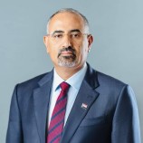 الرئيس الزُبيدي يُعزَّي في وفاة المناضل محمد خالد البطري