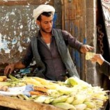 الباعة المتجولين ومستخدمي الأرصفة في مرمى الجبايات الحوثية