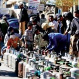 الحوثي ينعش السوق السوداء لزيادة مداخليه لدعم المجهود الحربي