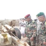 رئيس عمليات اللواء الأول مشاة بحري ينفذ زيارة عيدية لموقع دكسم والكتيبة الثانية