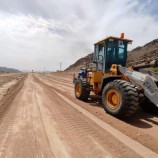 بدء أعمال صيانة على طريق عتق بيحان