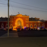 بالفيديو.. إجلاء جميع المسافرين من محطة قطارات في كورسك عقب هجوم إرهابي بطائرة مسيرة أوكرانية