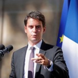 وزير التربية الفرنسي يمنع ارتداء العباءات بالمدارس