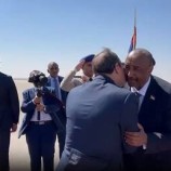 لأول مرة منذ الأزمة.. لحظة وصول البرهان إلى مصر والسيسي يستقبله بالأحضان (فيديو)