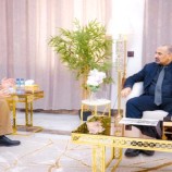 الرئيس الزُبيدي يطّلع على أوضاع سفارة بلادنا بدولة الكويت