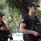 وزير الداخلية التركي: هجوم إرهابي قرب مبنى الوزارة نفذه عنصران أحدهما فجر نفسه والآخر تم تحييده