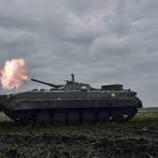 القوات الروسية تقصف مدينة أفدييفكا بشرق أوكرانيا