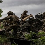 حلف شمال الأطلسي يحذر من نفاد مخزونات الذخيرة الموجهة لأوكرانيا
