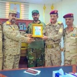 قائد  كتيبة النخبة يُكرم نائب رئيس هيئة الأركان العامة اللواء الركن احمد البصر 