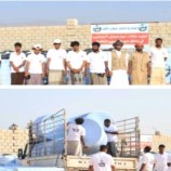 اتحاد شباب الغد يوزع 300 خزان مياه في مناطق حصوين المنكوبة بالمهرة