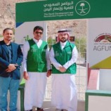 فريق من البرنامج السعودي يتفقد مشاريع الطاقة المتجددة في حضرموت