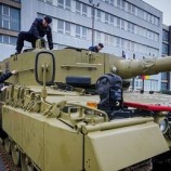 زيلينسكي يعلن استعداد أوكرانيا لإنتاج المزيد من الأسلحة بدعم أمريكي