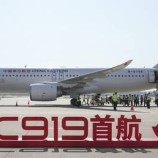 في مواجهة “إيرباص” و”بوينغ”.. أول رحلة لطائرة صينية الصنع خارج البر الرئيسي (فيديو)