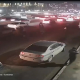 كاميرا المراقبة ترصد لحظة حادث مروري مروع في كازاخستان