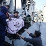 مراسلنا: تجدد الغارات الإسرائيلية على المغازي والبريج وعشرات الضحايا معظمهم تحت الأنقاض