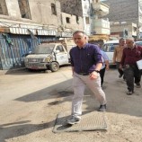 خلال نزول ميداني.. الجاوي يوقف عدد من المخالفين لتراخيص البناء في المعلا