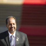 في توقيت شديد الحساسية.. وصول الرئيس الصومالي في زيارة رسمية إلى مصر