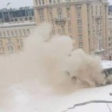 نشوب حريق بمبنى مسرح شهير في وسط موسكو (فيديو)