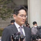 محكمة كورية جنوبية تبرئ رئيس شركة “سامسونغ” من جرائم مالية