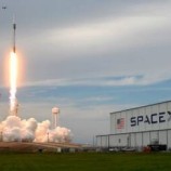 سبيس إكس تطلق أقمارا صناعية إلى الفضاء لتتبع الصواريخ الفرط صوتية