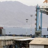 نصف عمال ميناء إيلات في إسرائيل مهددون بالطرد بسبب الأزمة المالية