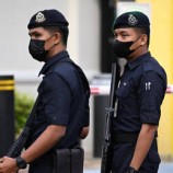 ماليزيا تحتجز 3 أشخاص يشتبه في تزويدهم إسرائيليا بأسلحة نارية والسلطات في “حالة تأهب قصوى”
