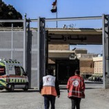 الهلال الأحمر الفلسطيني: نقل جثامين موظفي الإغاثة إلى معبر رفح (صور)