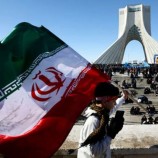 إيران تطالب مواطنيها بتخزين المياه والمواد الغذائية