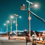مكتب الأشغال بشبوة يواصل أعمال صيانة الإنارة لشوارع مدينة عتق