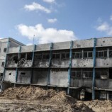الجيش الإسرائيلي يحول عددا من مدارس غزة إلى مراكز اعتقال وتعذيب (فيديو)