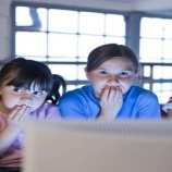 إندونيسيا تفرض قيودا عمرية على استخدام شبكات التواصل الاجتماعي