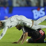 “سقوط مرعب”.. نيمار في مشاركته الأولى مع سانتوس (صور)