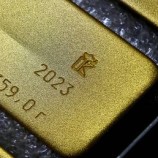 أسعار الذهب تتراجع عن مستويات تاريخية