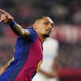 نجم برشلونة يلاحق محمد صلاح في قائمة أوروبية استثنائية