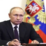 بوتين يرقي 5 دبلوماسيين