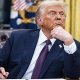 البيت الأبيض يوضح سبب كدمة ترامب على ظهر يده اليمنى (صورة)