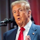 ترامب يهدد بمقاضاة كتاب ووسائل إعلام تستخدم مصادر مجهولة