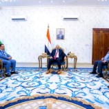 الرئيس الزُبيدي يطّلع على نشاط مصلحة الجمارك وأمن المنطقة الحرة