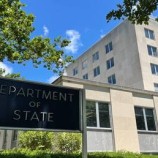 واشنطن تتهم سفنا فنزويلية بتنفيذ تحركات خطيرة قرب منصة نفطية لشركة “إكسون”