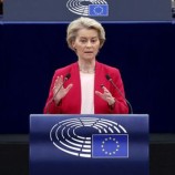 رئيسة المفوضية الأوروبية تؤكد الحاجة لإرساء دفاع مشترك