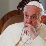 الفاتيكان: البابا فرنسيس سيبقى بالمستشفى