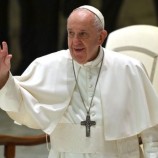 البابا فرنسيس في رسالة من المستشفى: اجتاز مرحلة صعبة