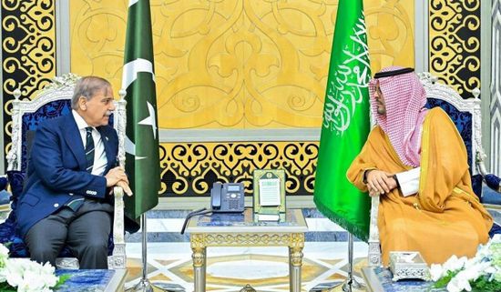 رئيس الوزراء الباكستاني يصل جدة