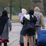 ألمانيا توقف مؤقتا إعادة توطين اللاجئين