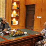 محافظ حضرموت يبحث تعزيز استقرار المواد التموينية